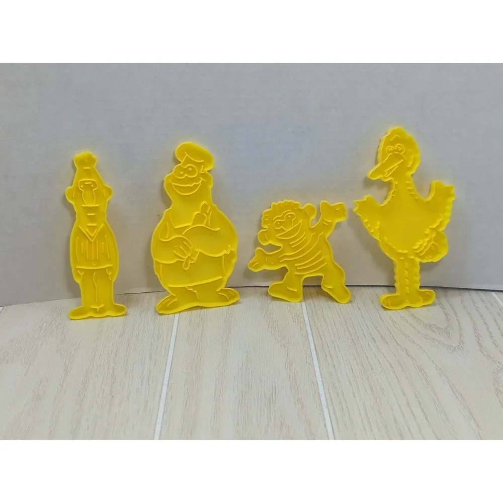 Sesame street vintage cookie cutters Ernie Bert Big Bird Cookie Monster Wilton